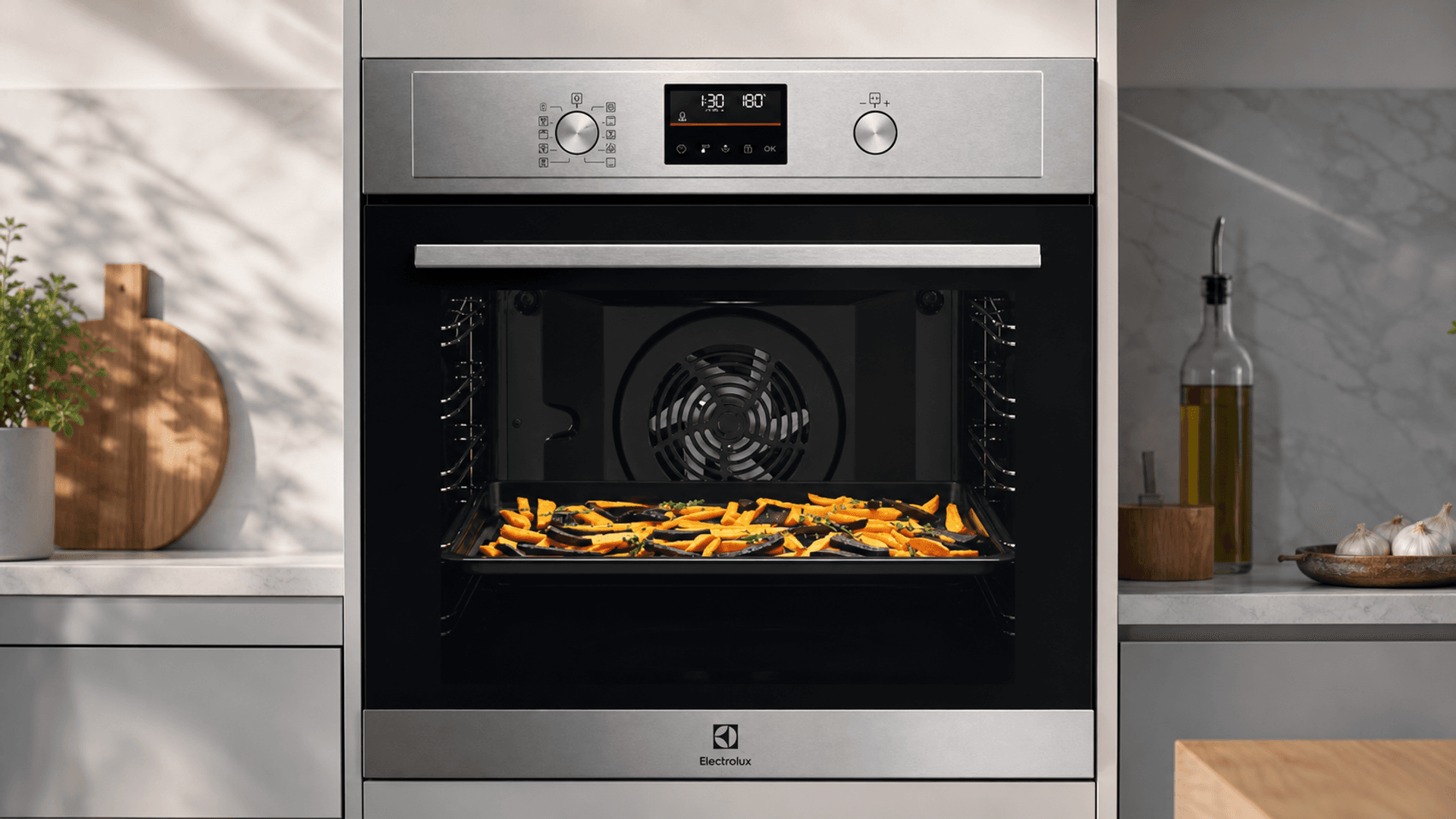 Immagine di Forno elettrico multifunzione Electrolux SteamBake giù del 44%