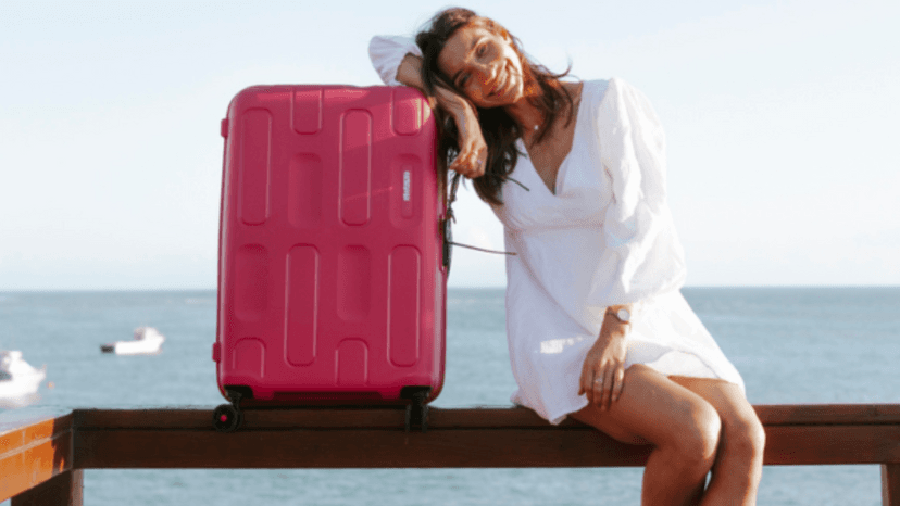 Immagine di 11 trolley American Tourister in sconto: il top per i viaggi