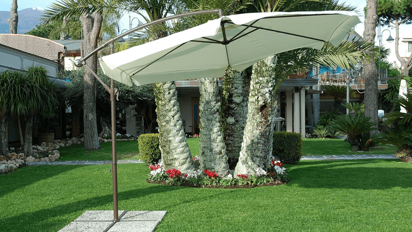Immagine di Grande ombrellone da giardino con piccolo prezzo: solo 66€!