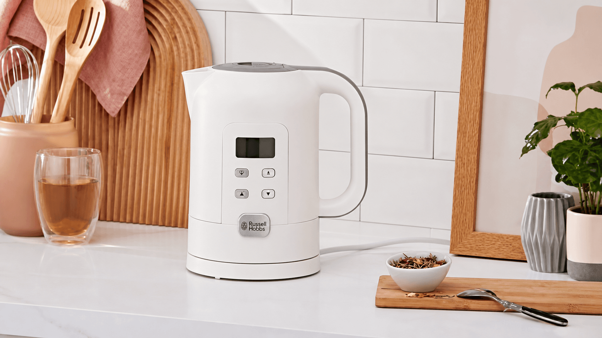 Immagine di Il bollitore Russell Hobbs crolla a 34€: sconto del 42%