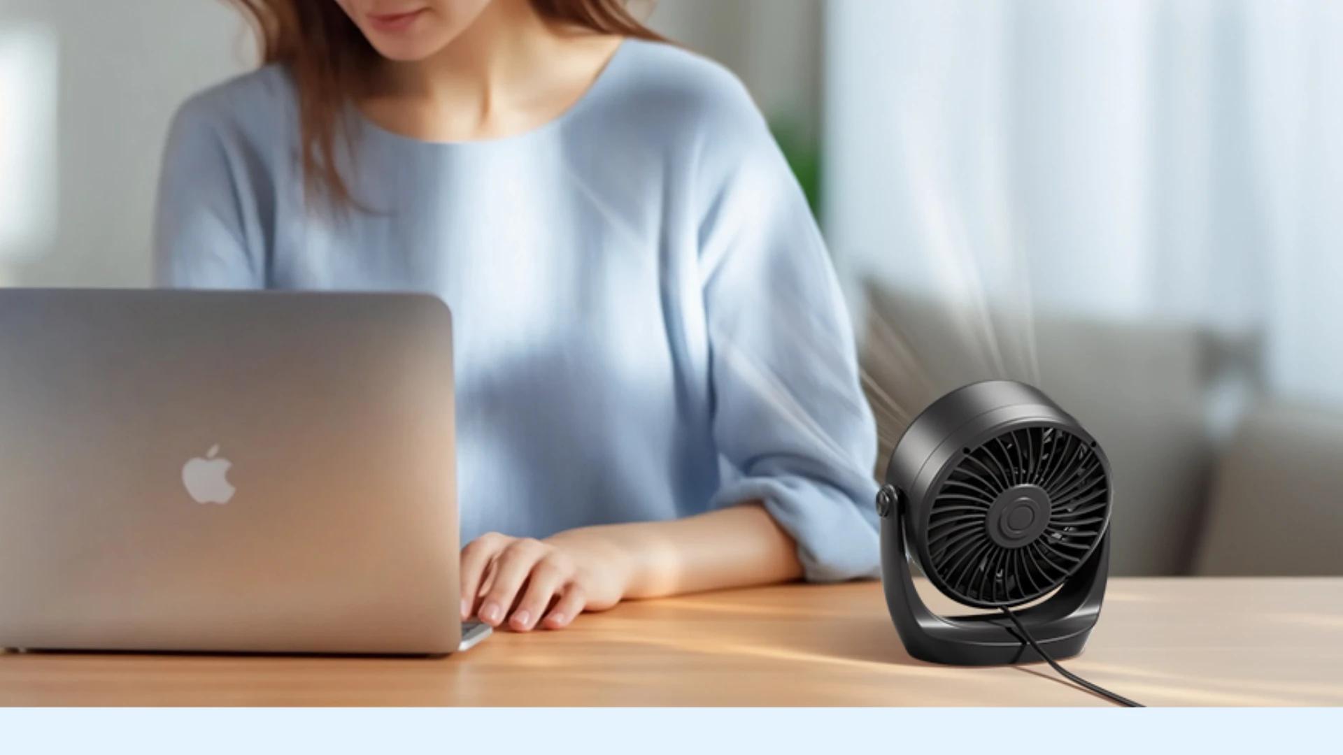 Immagine di 8 mini ventilatori USB che ti salveranno dal caldo!